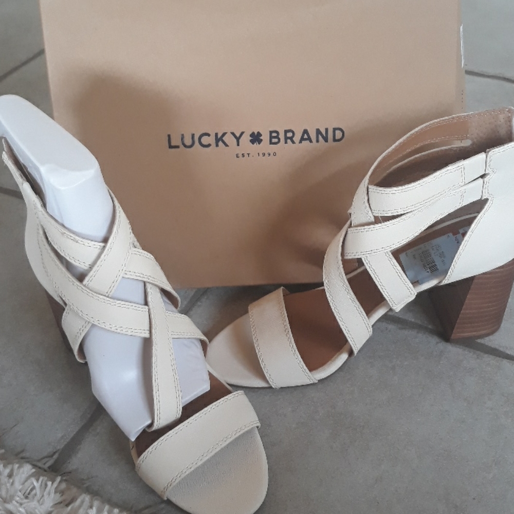 Lucky Brand sandals brand new